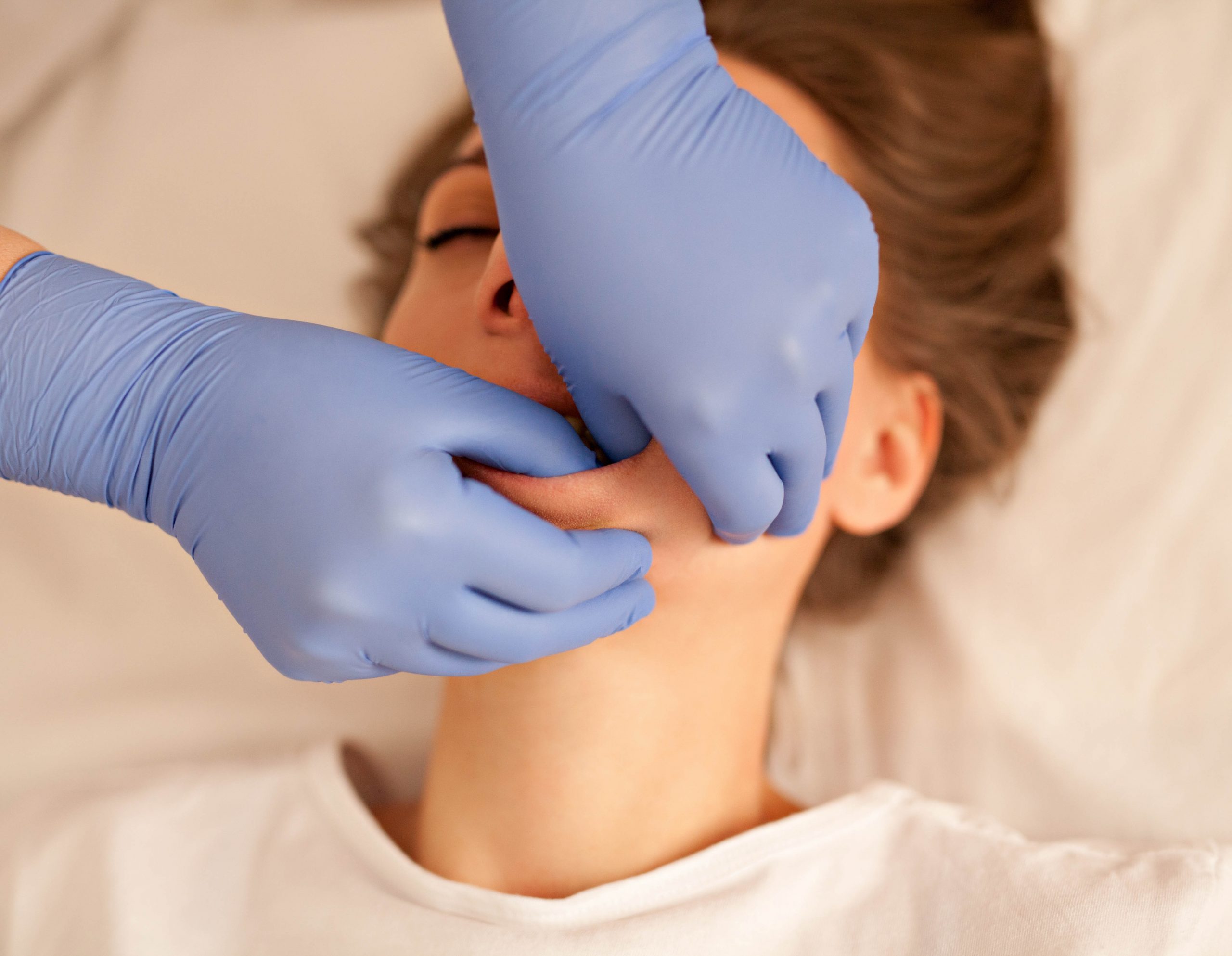 Buccal Facial Massage Dermanda Clinic